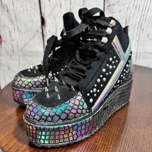 DOLLS Kill X YRU Qozmo Lo Alien Iridescent Reptile Embossed Platforms 4US 35 Eu - Picture 6 of 17